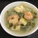 シーフード中華スープ。男の簡単料理。